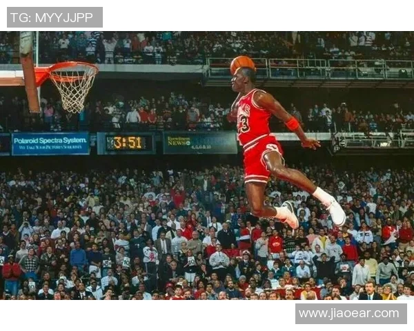 乔丹与德雷克斯勒的巅峰对决解析与篮球传奇的传承